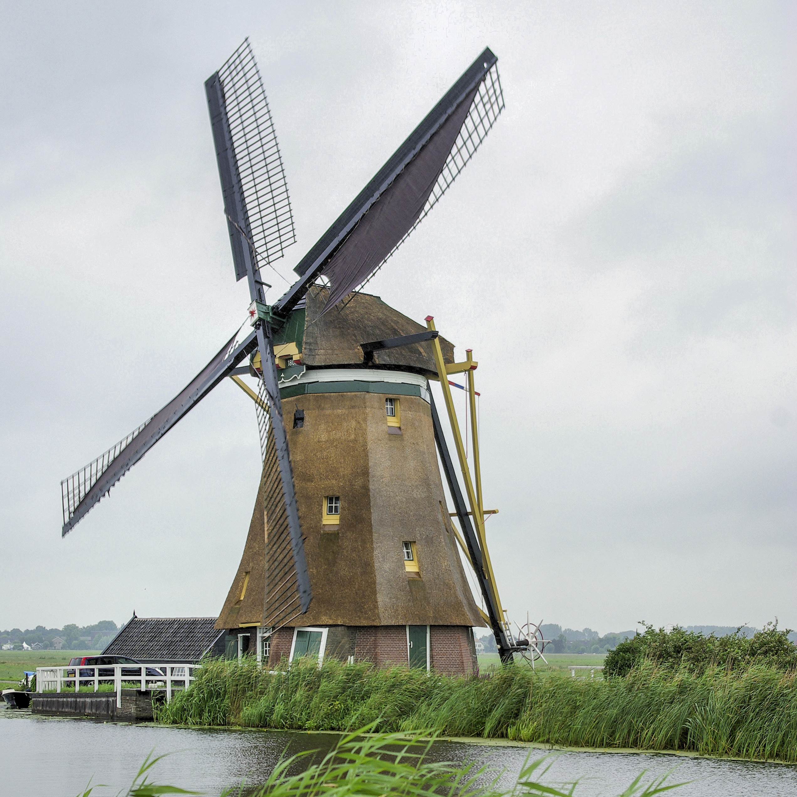 Achtkante Molen In Groot-Ammers - Achtkante Grondzeiler, Poldermolen ...